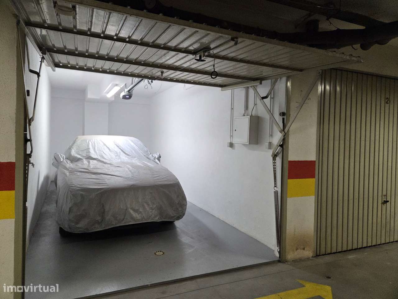 Vende-se garagem box  no centro de Alcabideche.-7