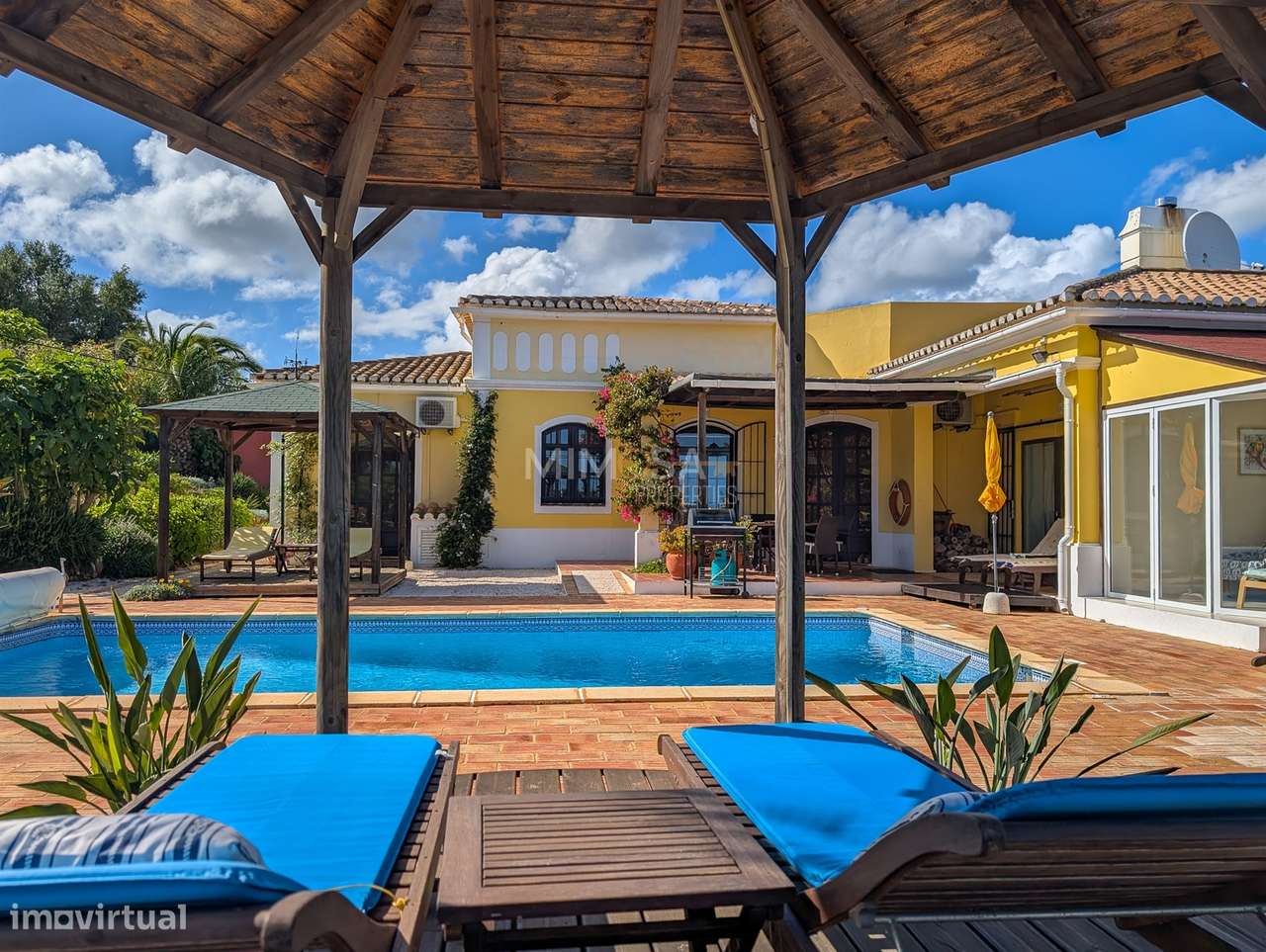 Moradia T4+1 com piscina, jardim e vistas panorâmica - Grande imagem: 3/46