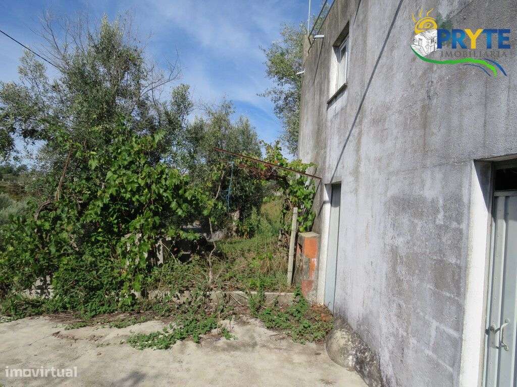 Moradia T3 situada em Outeiro da Lagoa, a apenas 5 minutos da Sertã-10