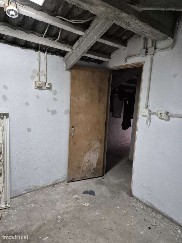 Apartamento T2 renovado no centro da Malveira-22