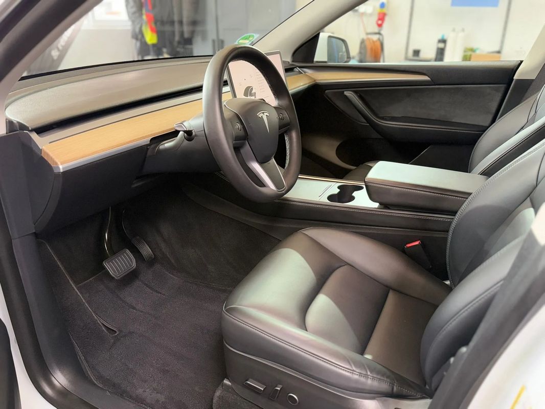Tesla Model 3 Langstreckenbatterie Allradantrieb Dual Motor - 9