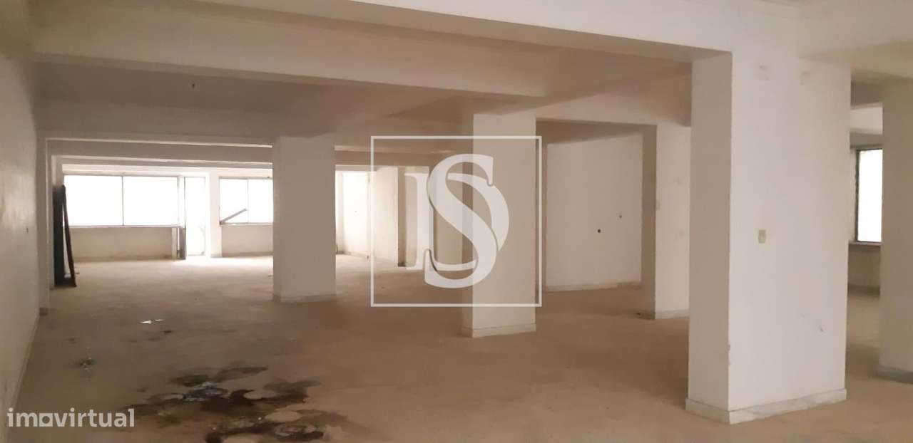 Espaço destinado a comércio ou armazém em Agualva-Cacém-6