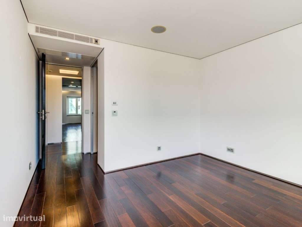 Apartamento T5 + 1 no Condomínio Jardins São Lourenço - Lisboa-23