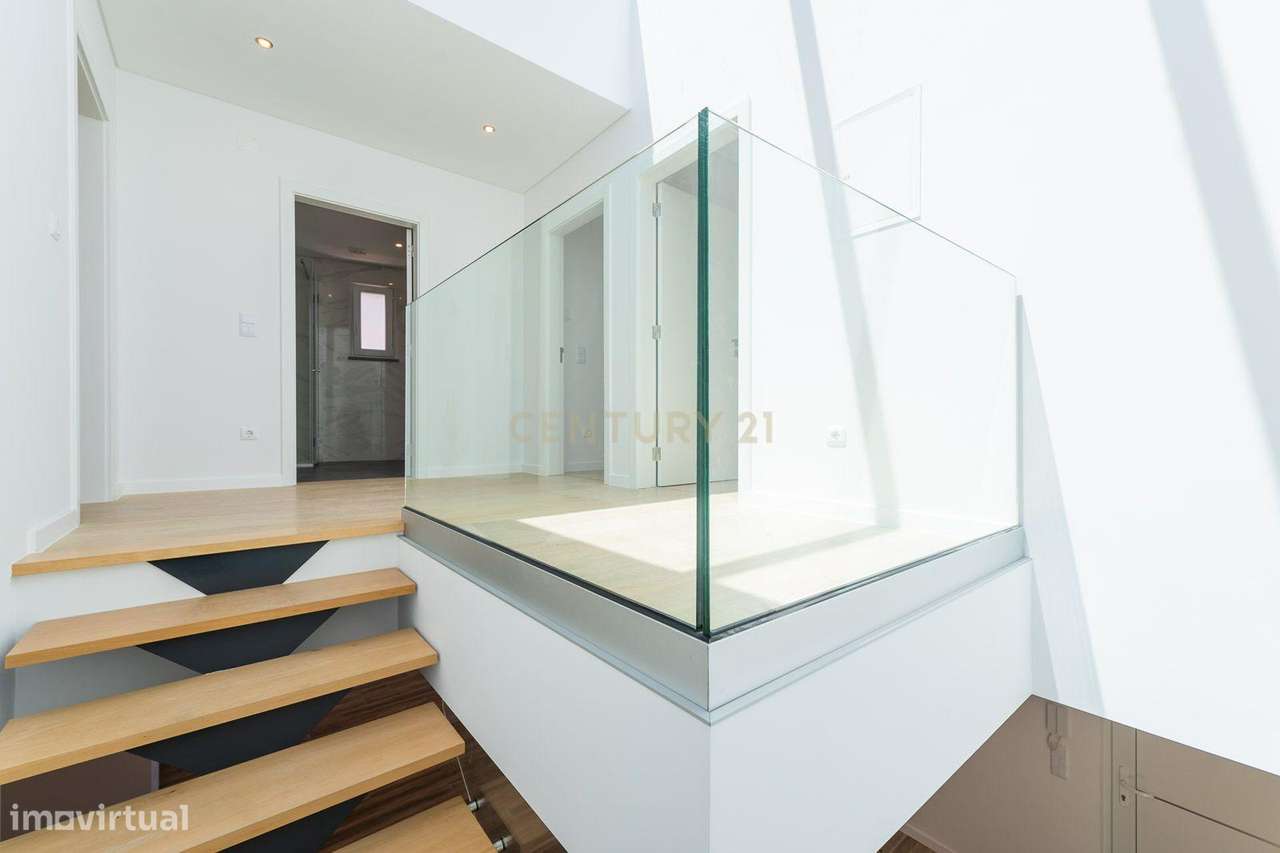 Sintra - Bolembre , moradia T4 nova, construção moderna e linhas conte-24