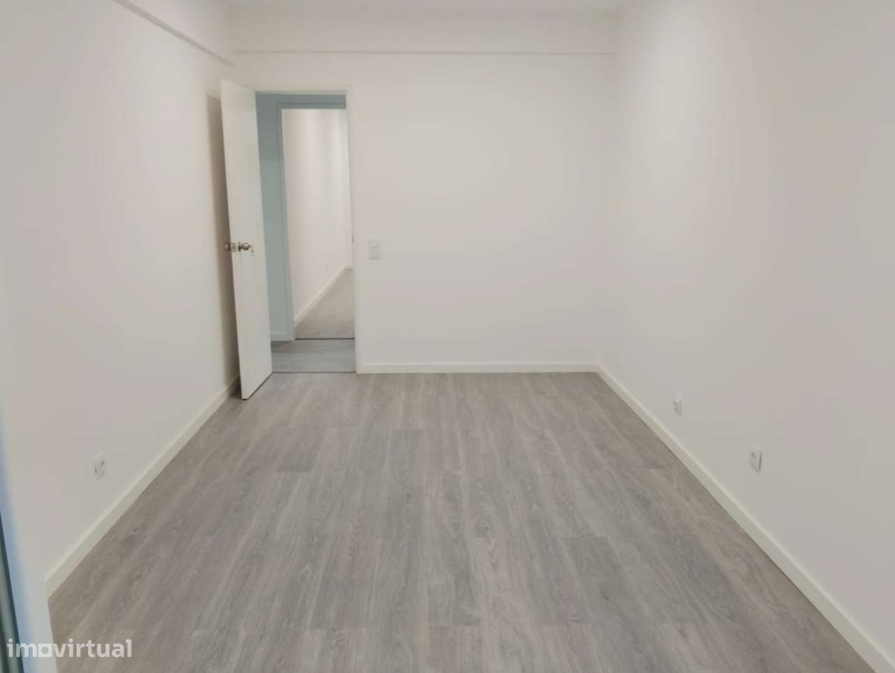 Apartamento T3 Totalmente Remodelado-8