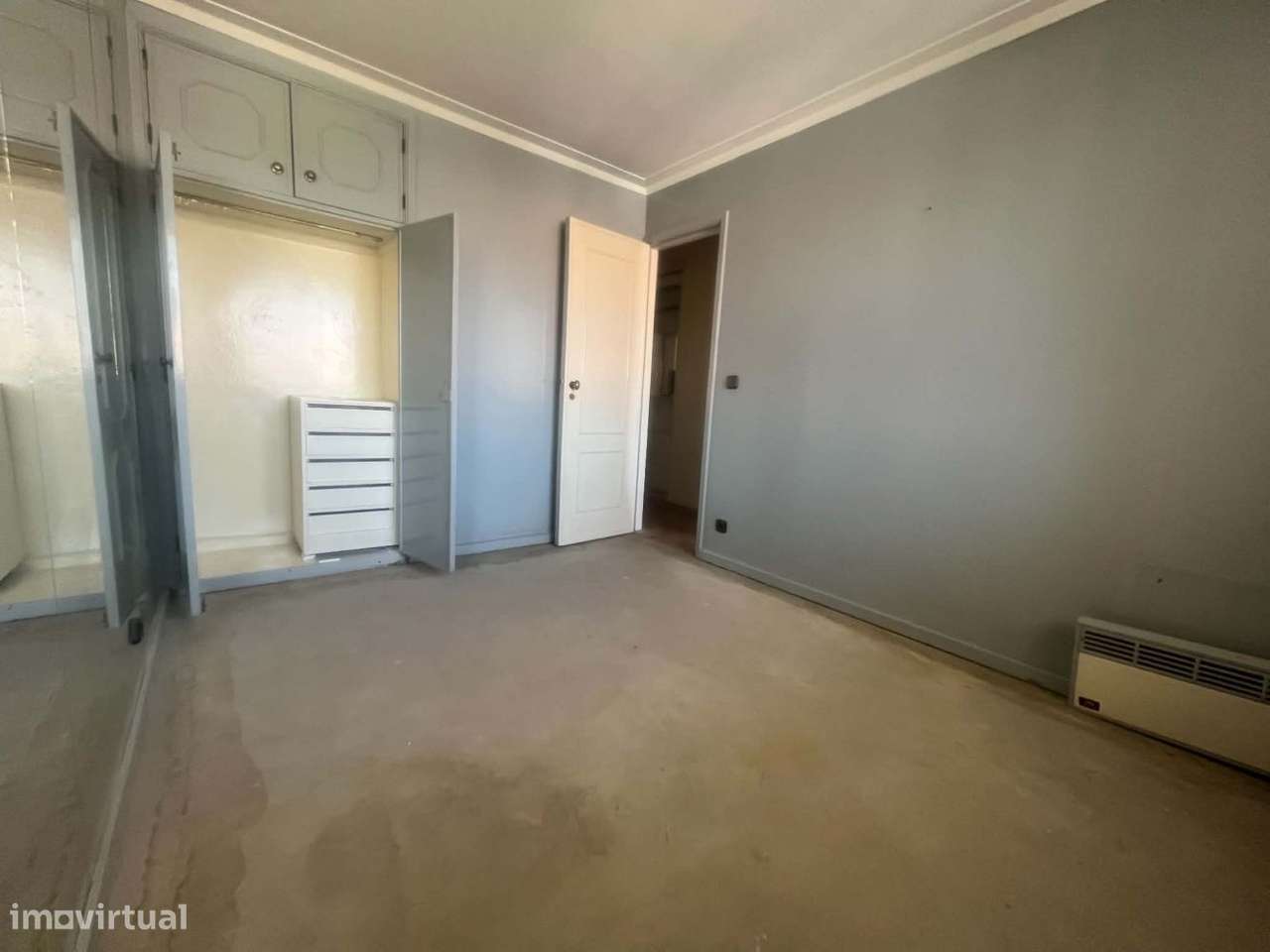 Apartamento T1 no centro do Porto com garagem-12