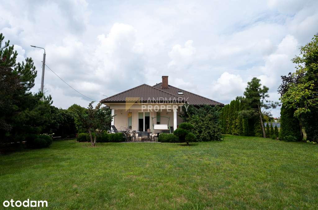Piękny rodzinny dom w samym sercu Choroszczy-14