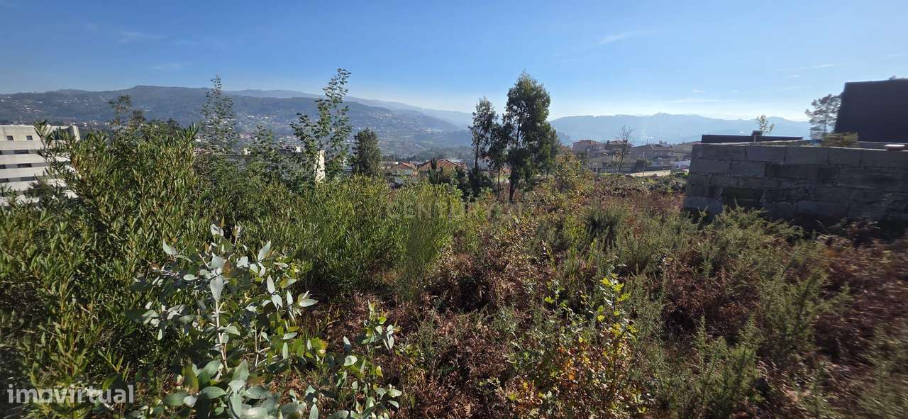 Terreno com viabilidade de construção em Alpendorada-5