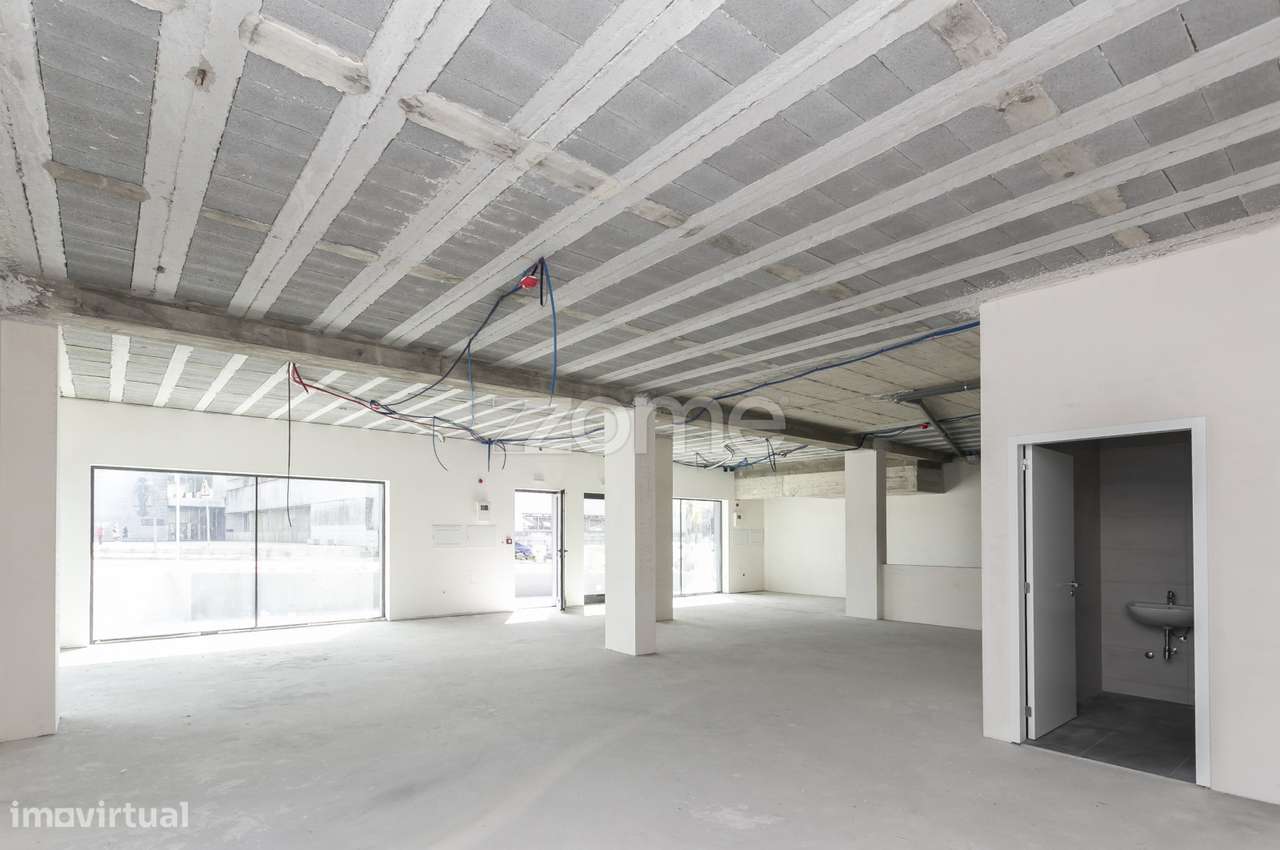 Loja nova para arrendamento em V.N. Famalicão - Grande imagem: 3/32
