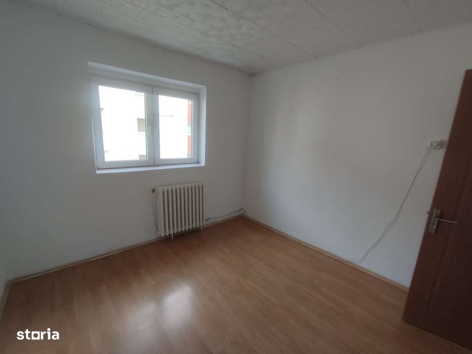Apartament de 3 camere, 60 mp., zona Lama - Imagine principală: 5/13