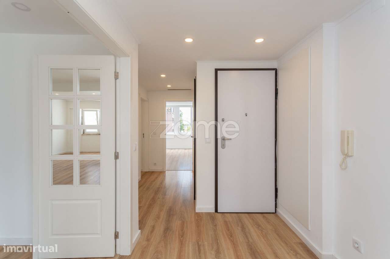 Apartamento T4 totalmente remodelado na Av. 5 de Outubro - Lisboa - Grande imagem: 3/44