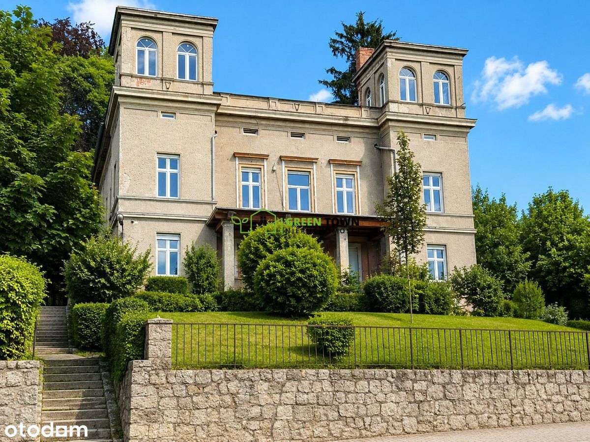 REPREZENTACYJNY OBIEKT W KROŚNIE ODRZAŃSKIM