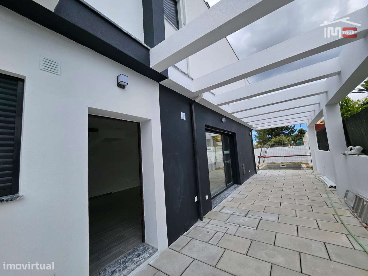 Moradia Nova T3 em Fernão Ferro com Piscina, Duas Suites, - Grande imagem: 5/39