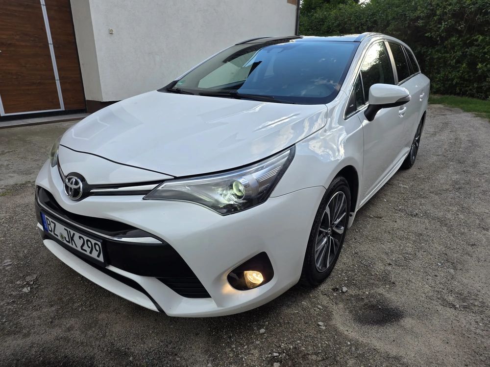 Toyota Avensis III (2009-) 2016