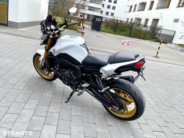 Yamaha FZ8 - 8