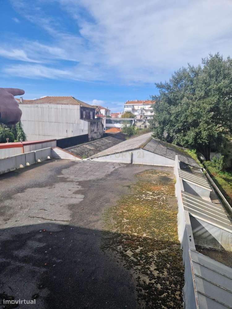 Prédio para remodelação total na Rua D. João IV - Porto-4