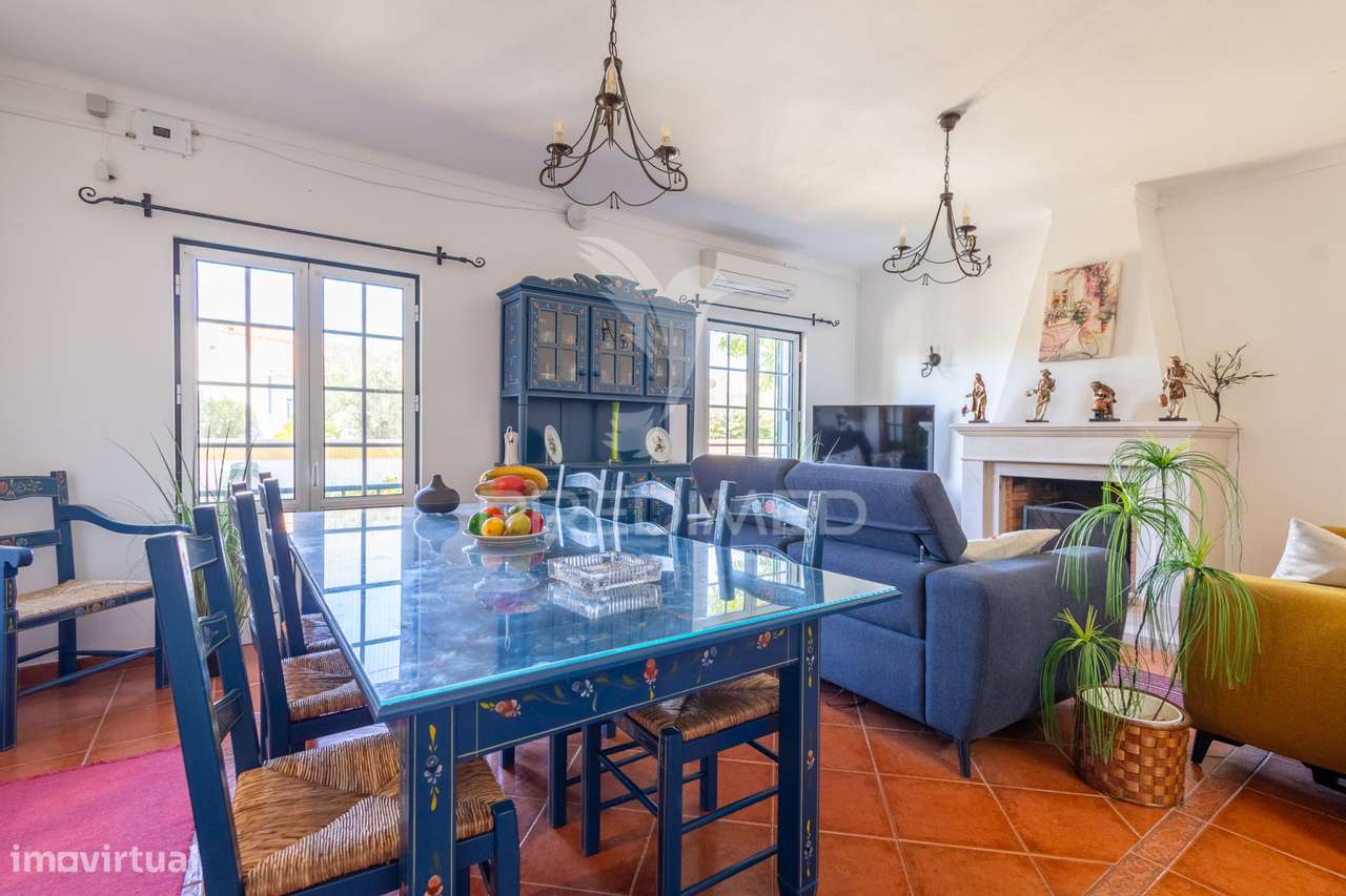 Moradia T5 chave na mão com amplo jardim e garagem - Grande imagem: 3/38