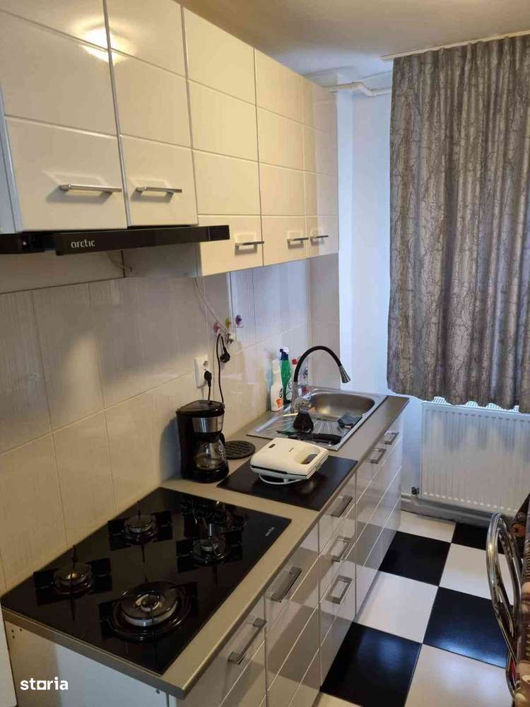 Vând apartament în Hunedoara. - Imagine principală: 1/11