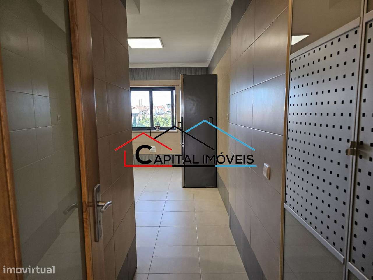 Apartamento T3 com suíte, varandas, garagem e arrecadação-5