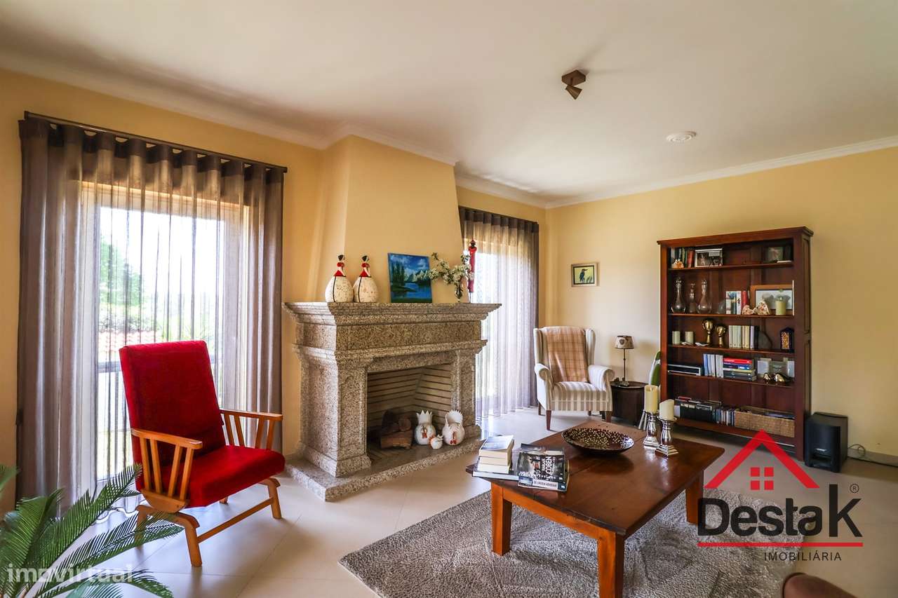 Fantástica Moradia isolada V4 em Lordosa, Viseu-8