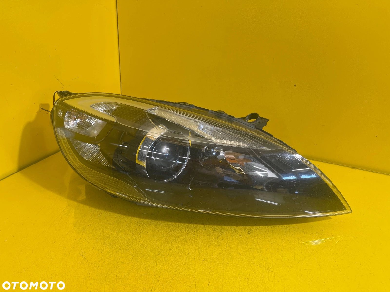 LAMPA PRAWA VOLVO V40 12- XENON 31420008 - 1