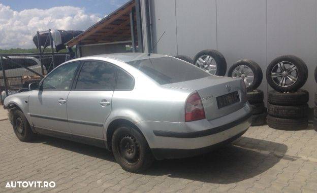 Dezmembram VW Passat 1.6 S,an fabr 2002,tip motor ALZ - 1