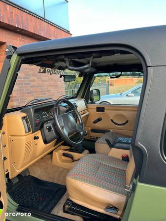 Jeep Wrangler 2.5L - 21