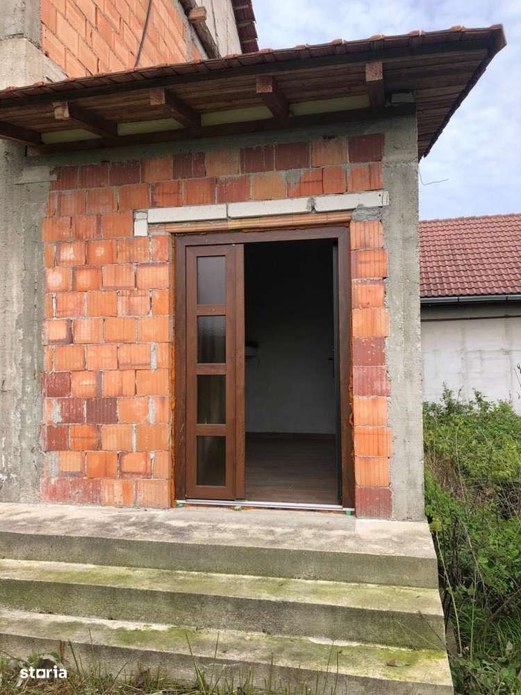 Comision 0 - Casa cu spatiu comercial si teren de 2877 m2 in Glimboca-3