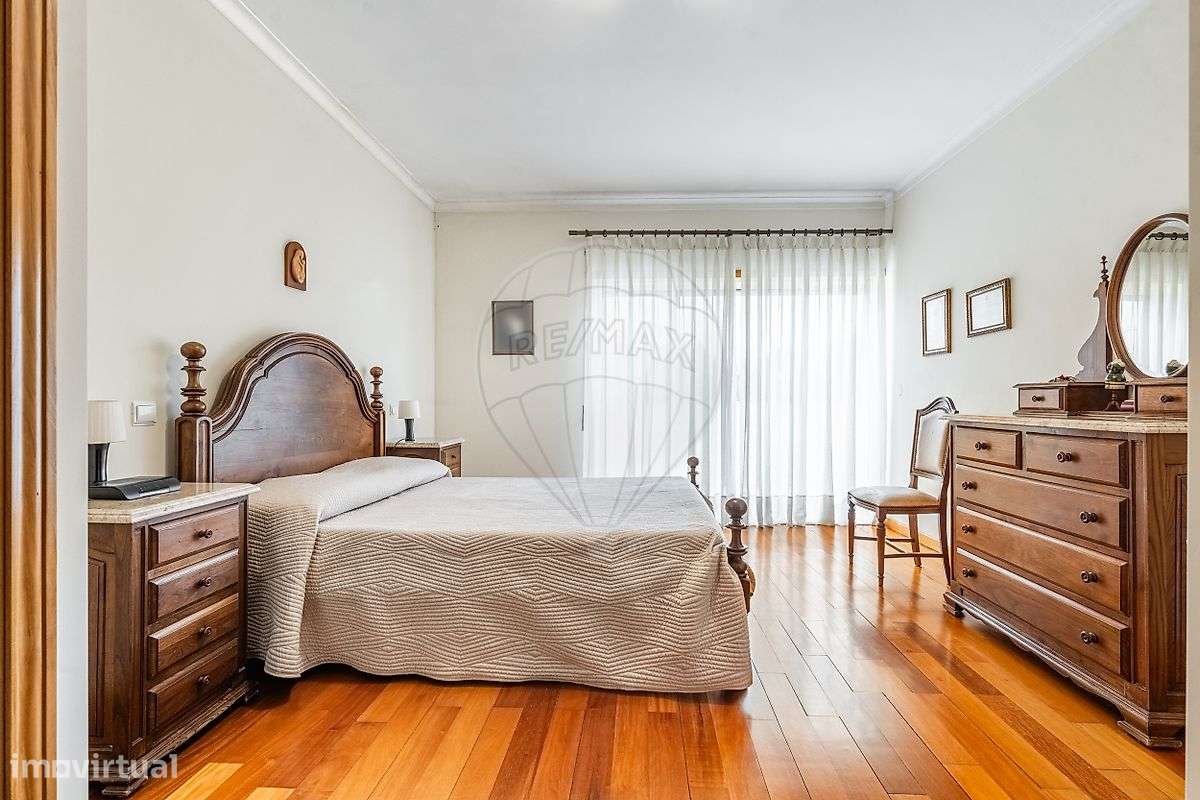 Moradia T5 para venda-16