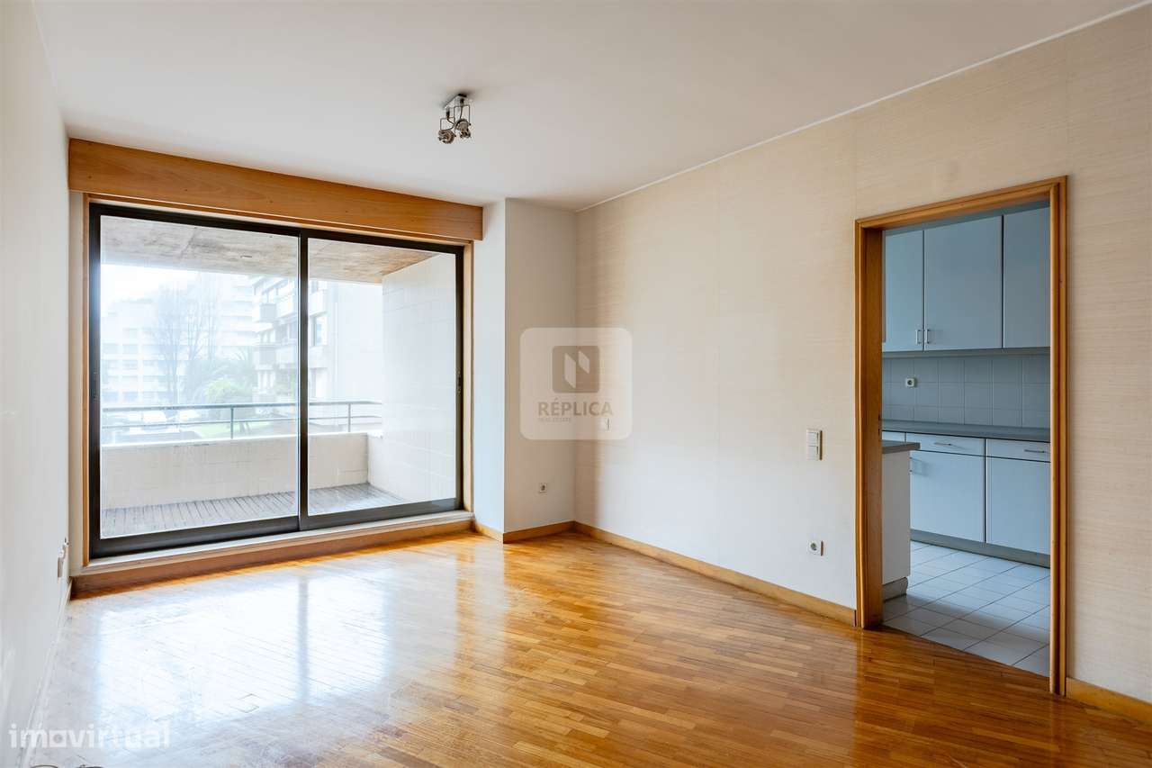 Apartamento T1 para Arrendamento com Varanda na Quinta de Miramar, Foz - Grande imagem: 2/27