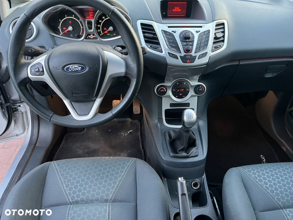 Ford Fiesta 1.6 Titanium - 18