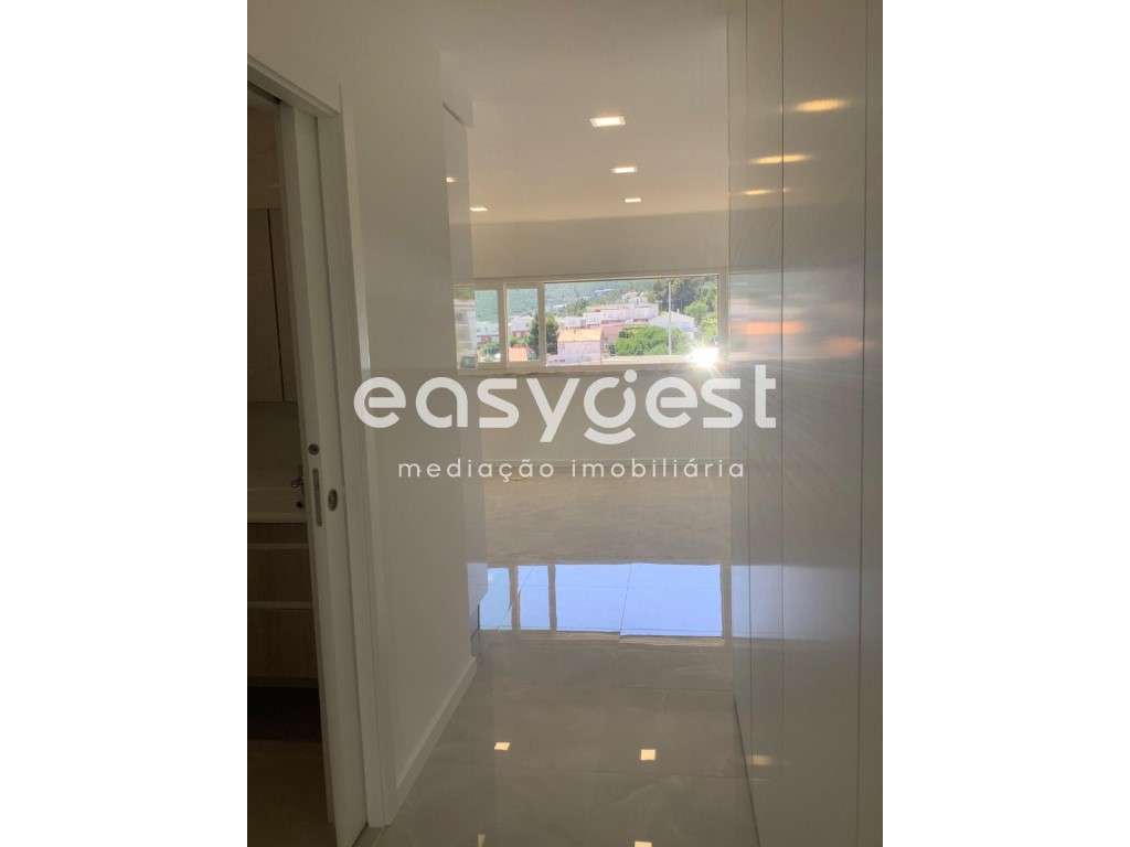 Excelente apartamento T1 em Sesimbra com vista mar, parqueamento e ... - Grande imagem: 5/8