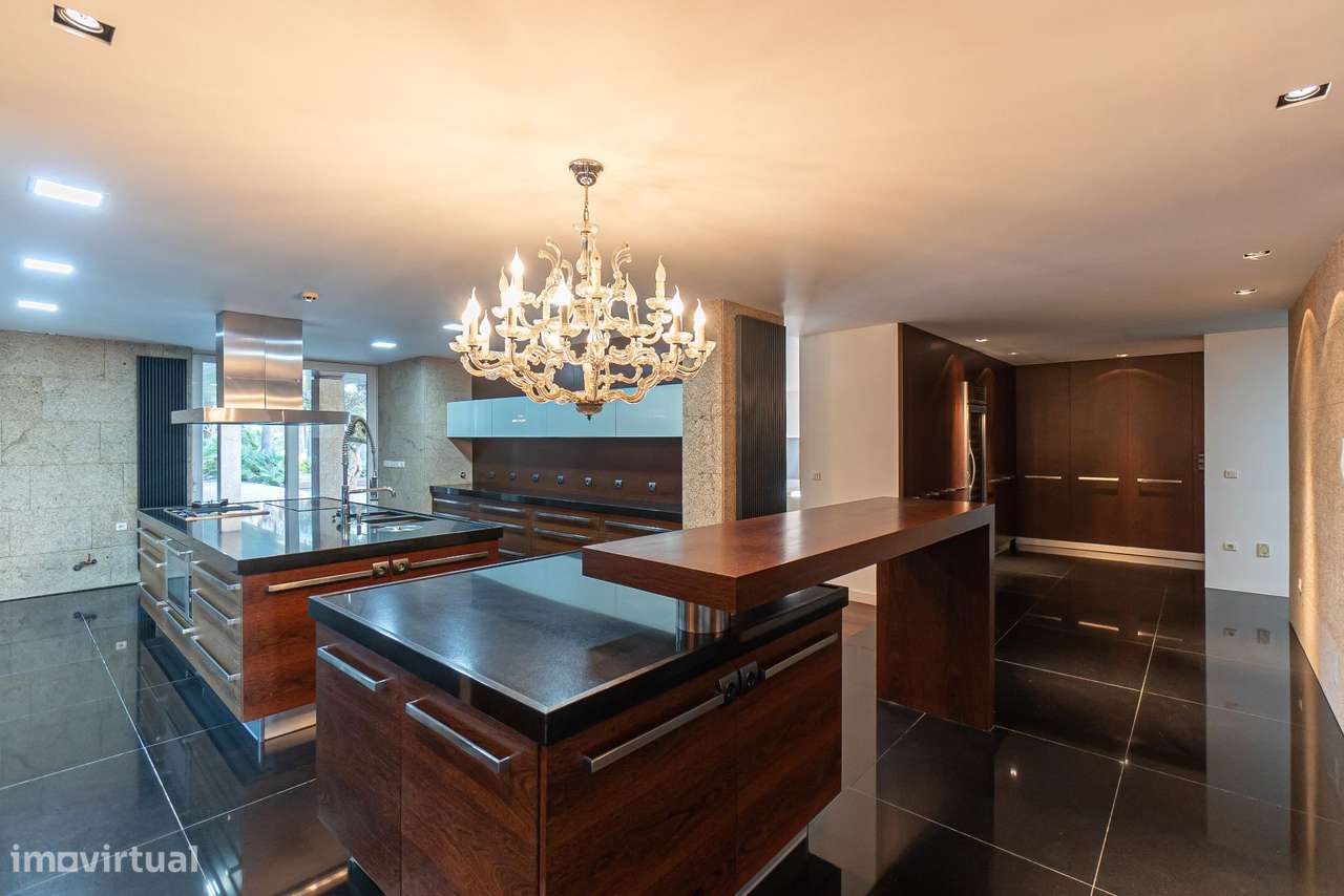 Moradia de Luxo com Elevada Privacidade, Piscinas Interior e... - Grande imagem: 4/60