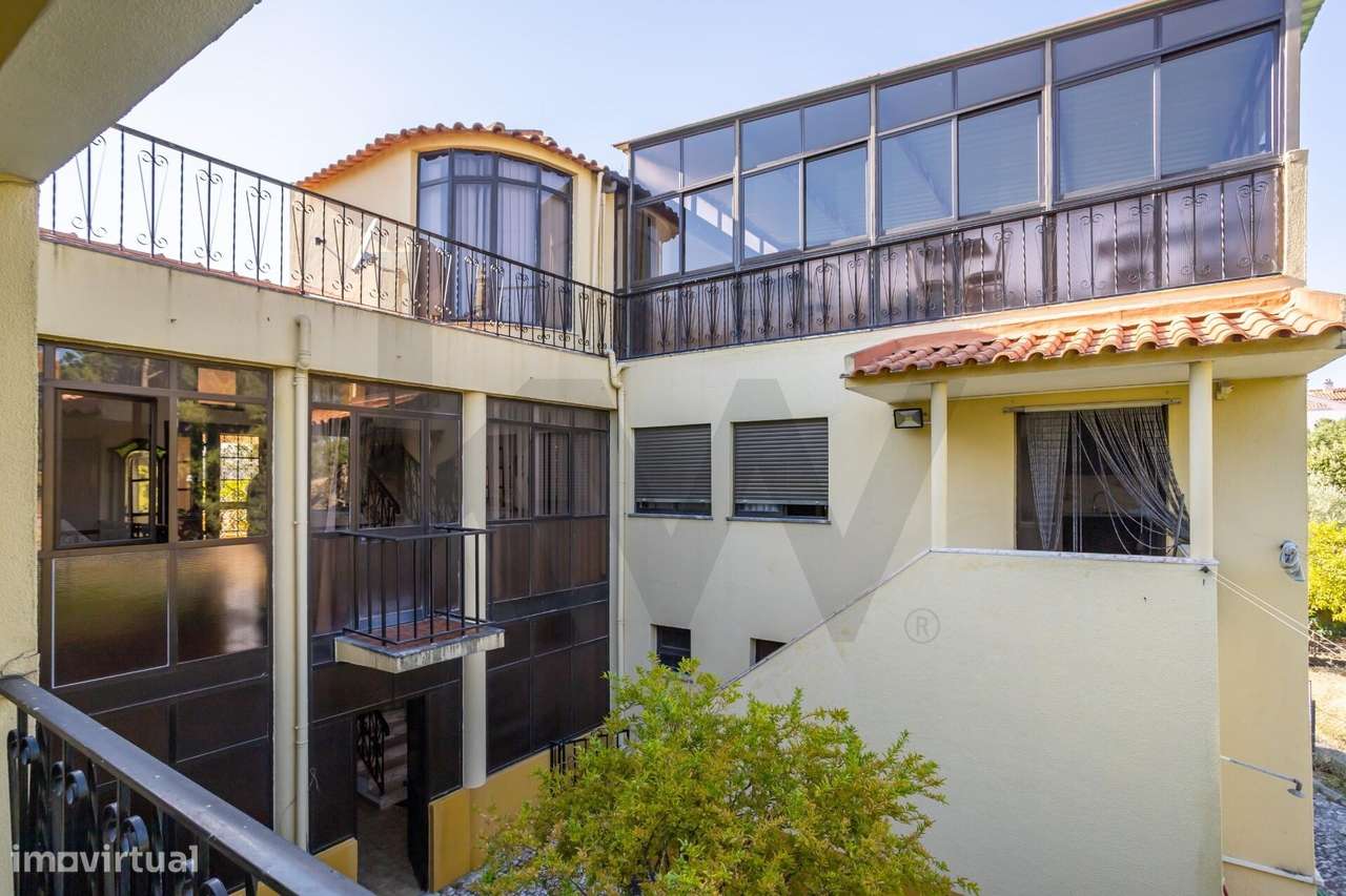 Fantástica Moradia T4 (10 Divisões) com Terreno de 869 m2 – Imenso Pot-41