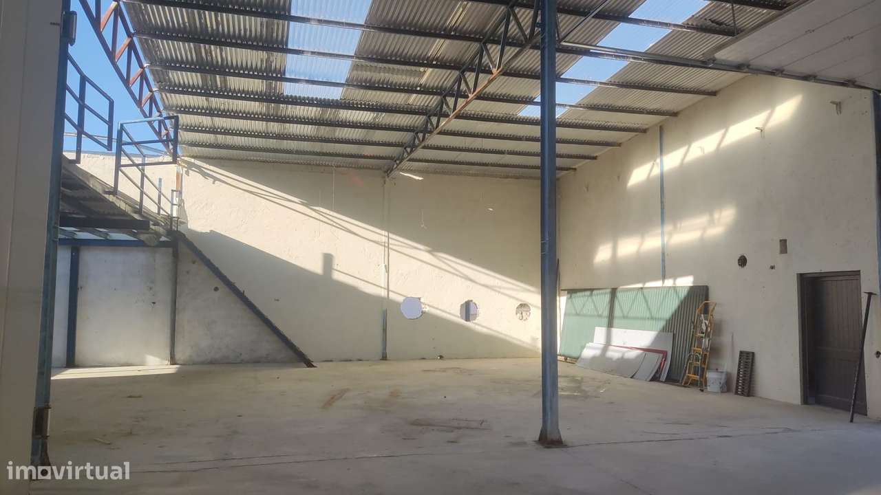 Armazéns industrial com 250m2/150m2 para arrendar. - Grande imagem: 2/5