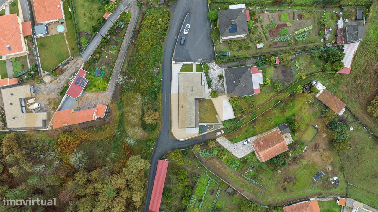 Moradia T4 de Arquitetura Moderna-30