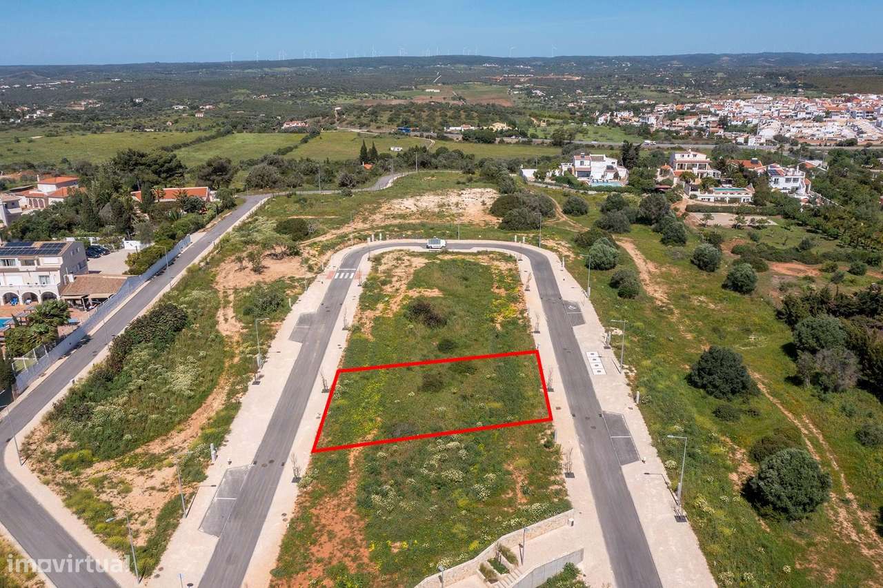 LOTE URBANO PARA VENDA NA PRAIA DA LUZ, MONTE LEMOS - Grande imagem: 1/7