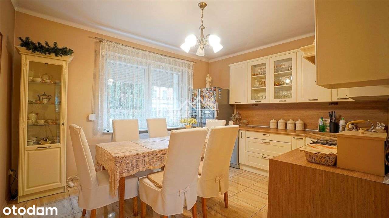 Dom mieszk. + 5 lokali mieszk.-usług. pod wynajem!-4