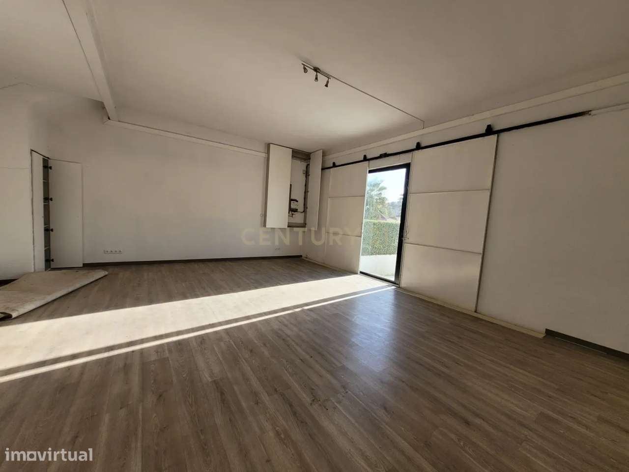 Oportunidade Única: Armazém na Merceana, Zona Central, ao Lado da Farm - Grande imagem: 4/20