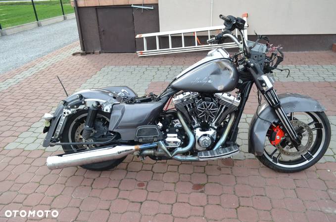 Harley-Davidson Touring Street Glide - 4