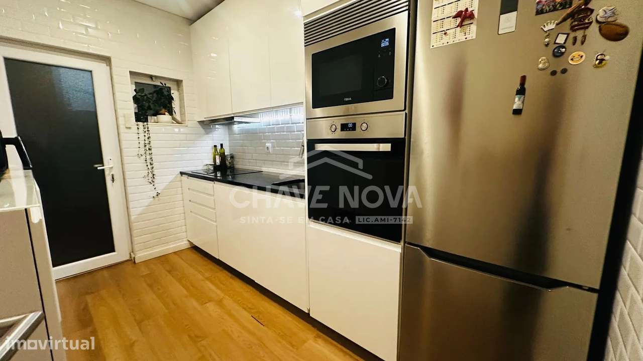 Andar Moradia T3 c/ Terraços, próximo Areosa no Porto - Grande imagem: 5/33