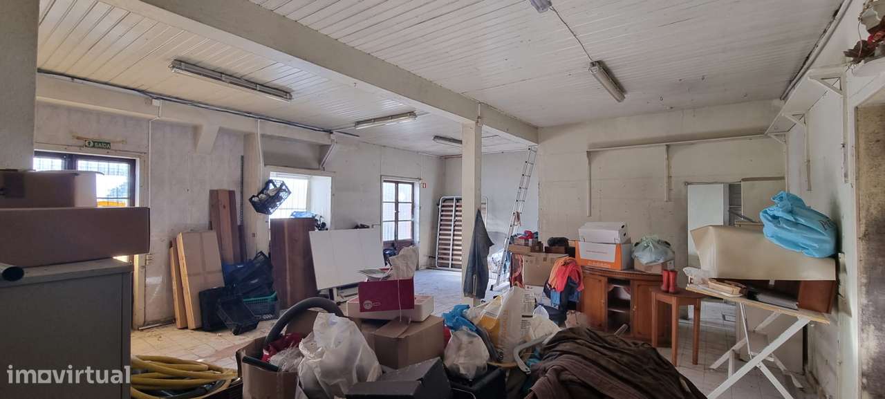 Casa / Moradia independente em Gulpilhares e Valadares-3