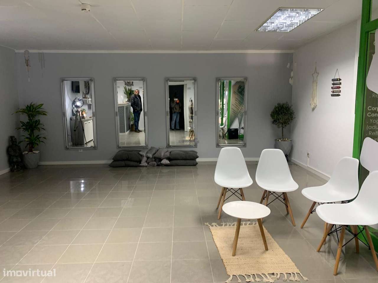 Loja ampla em Centro Comercial  Palmeiras-7