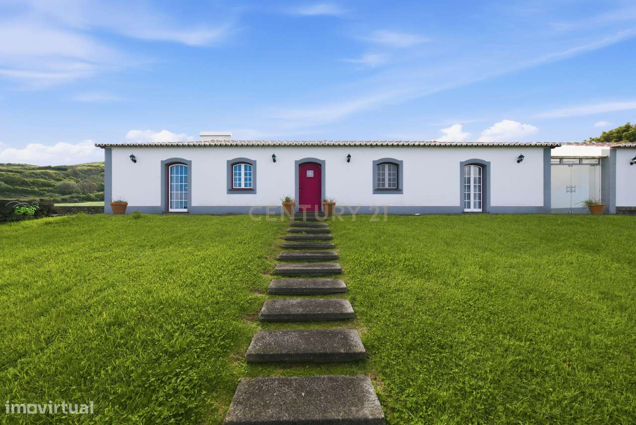 Fantástica moradia T3 com vista deslumbrante em Praia da Vitória. - Grande imagem: 2/31