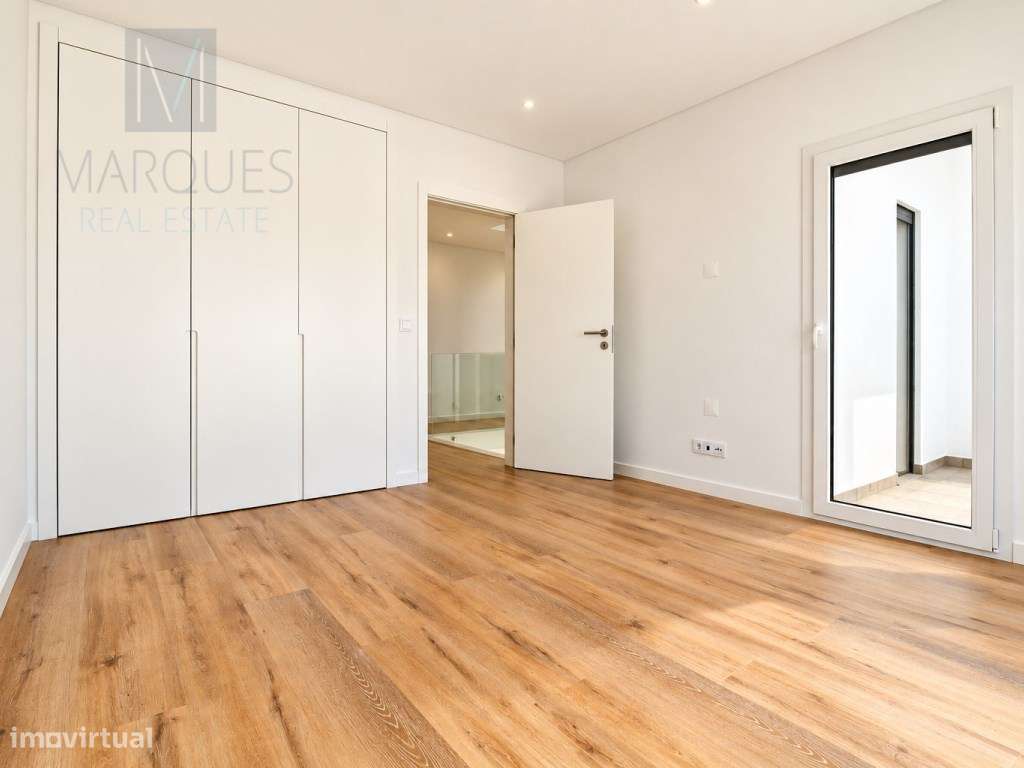 Moradia V4 com Garagem, Piscina e Jardim em Vale de Milhaços - Corr...-37