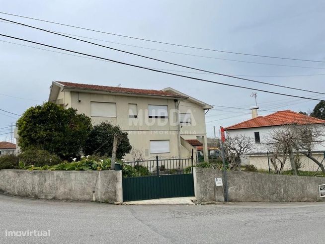 Prédio para Habitação com loja para comércio-14