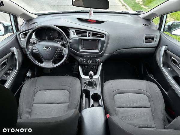 Kia Ceed 1.6 GDI ISG SW Platinum Edition - 6