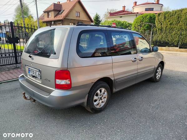 Kia Carnival - 6