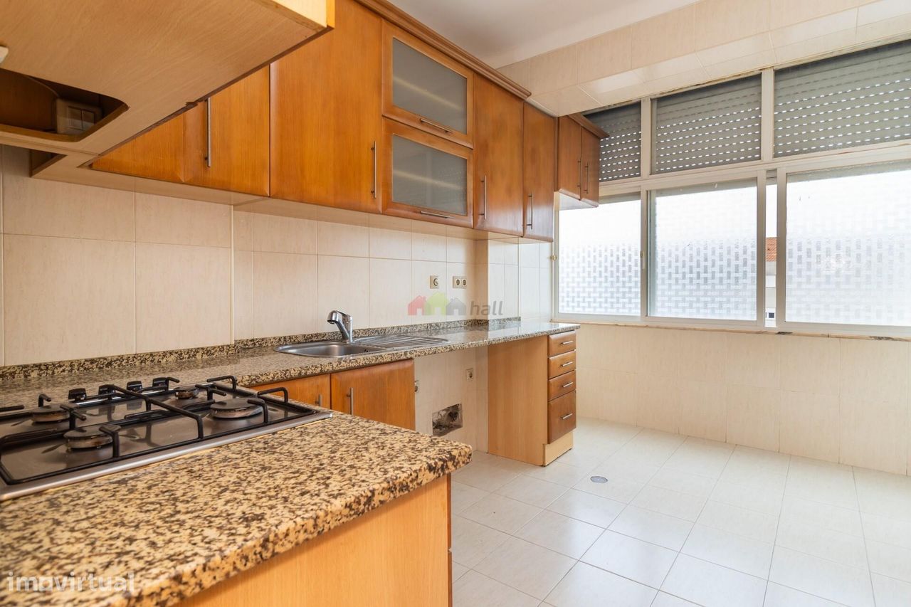 Apartamento de 3 assoalhadas no Lavradio