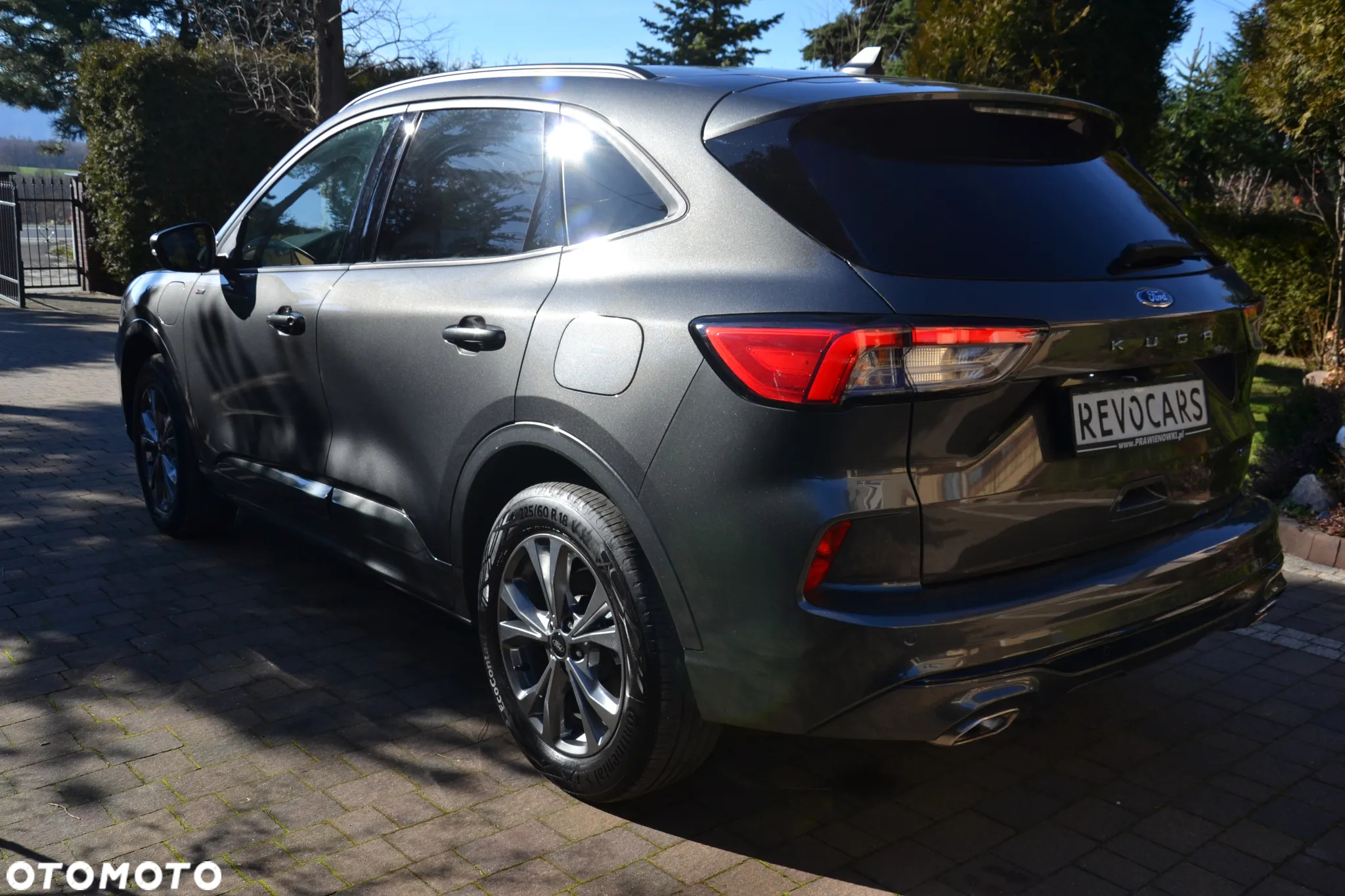 Ford Kuga 2.5 Duratec PHEV ST-LINE X - 3